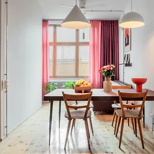 https://flattering-suites.find-berlin-hotels.com